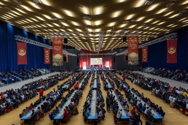 CATAN: Weltrekord auf der SPIEL 2025 – 1.170 Menschen spielen gleichzeitig