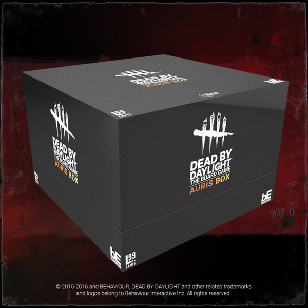 Schwarze Aufbewahrungsbox Dead by Daylight The Board Game Auris Box mit weißem Krallen-Logo auf dunkelrotem Grunge-Hintergrund